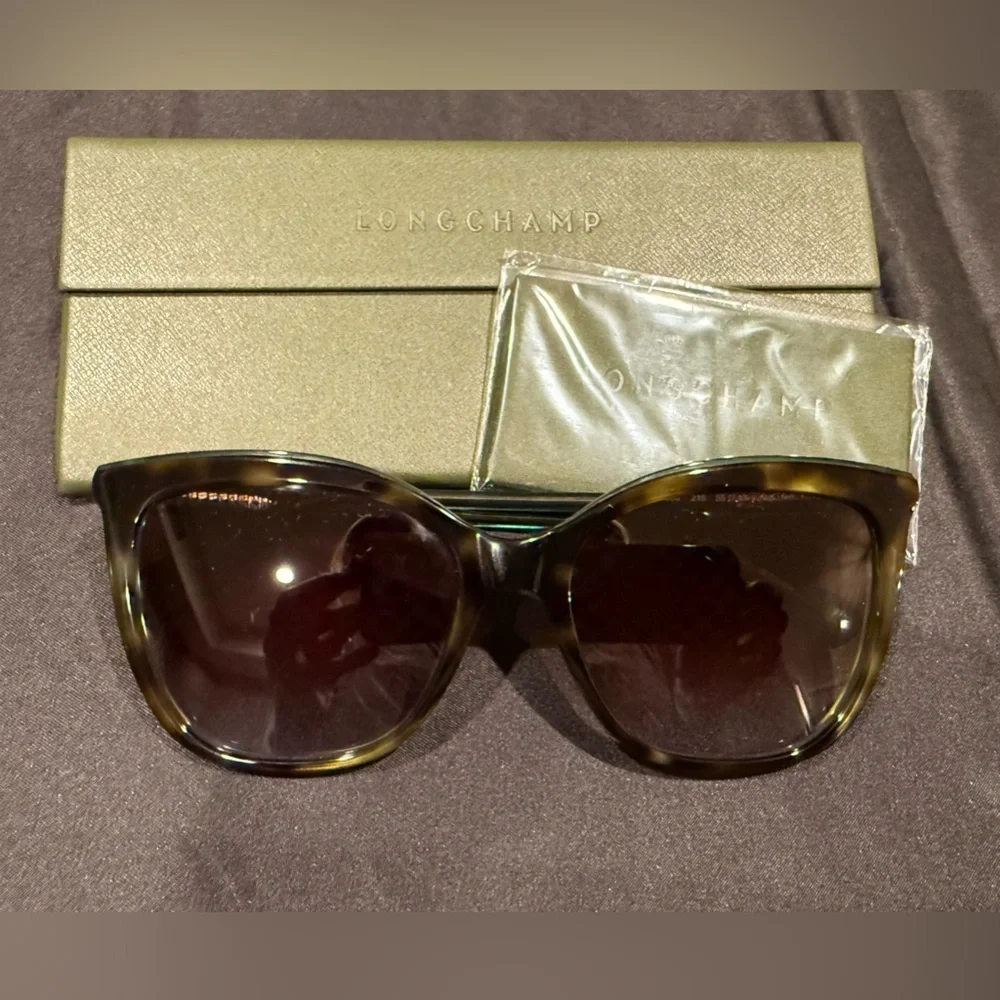 Longchamp Women's Sunglasses Green Acetate Cat Eye